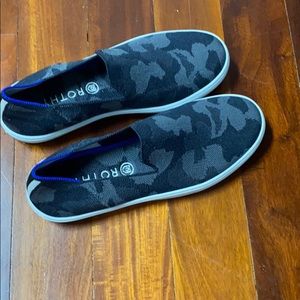 Rothys women’s slip on size 8